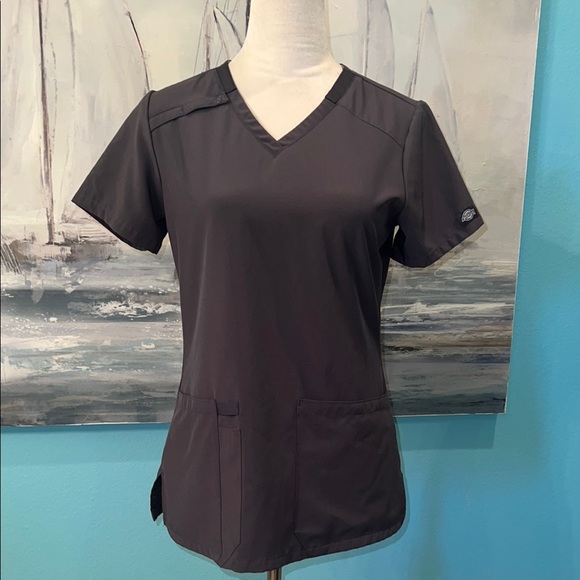 Dickies EDS Essentials DK615 Pewter 2 Pocket Scrub Top, XS - Picture 1 of 9